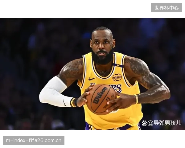 勒布朗·詹姆斯在对阵宿敌凯尔特人时突破生涯43000分大关，再创历史第一。
